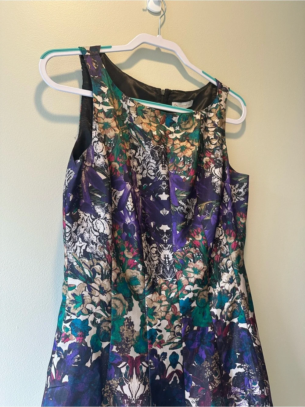 Dressbarn Sleeveless Floral Brocade A-Line Dress in Purple, Teal, Black - Picture 3 of 8